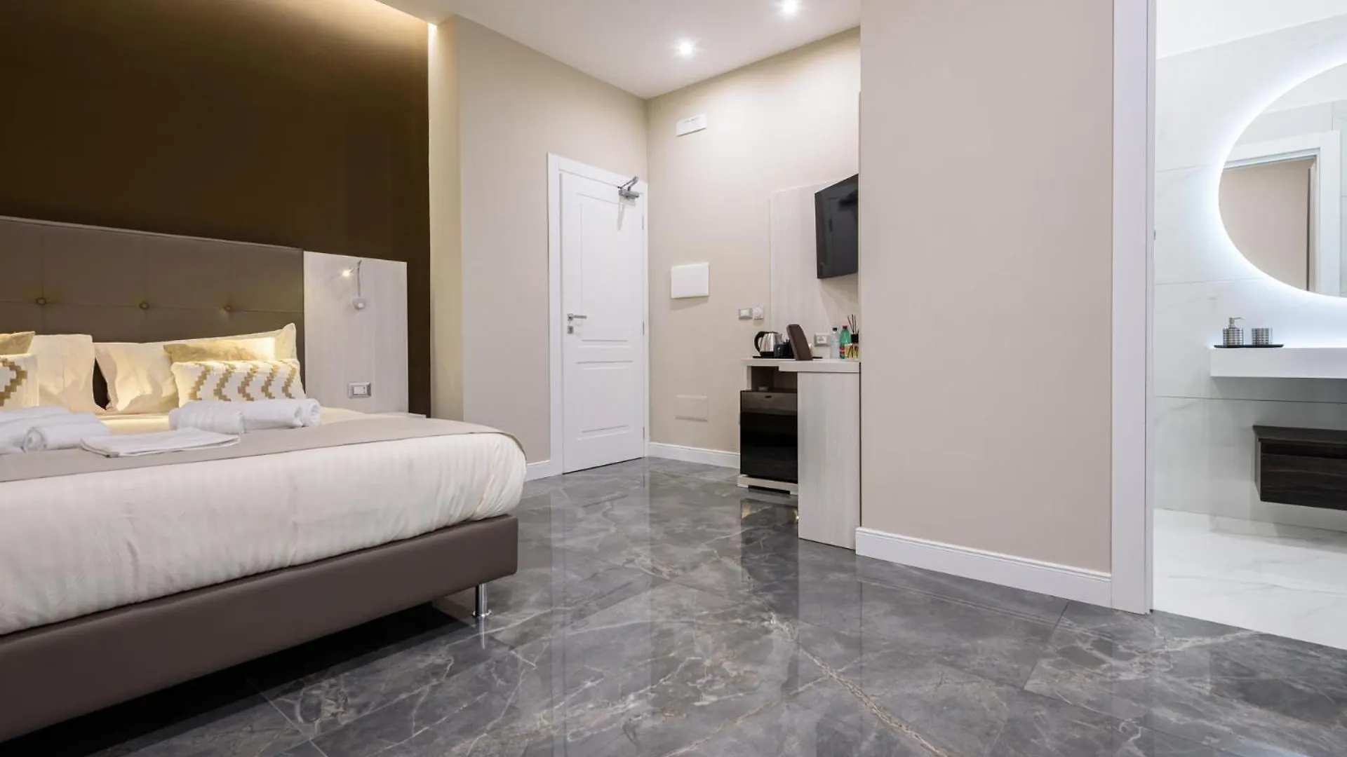 Hotel Deda & Fove Napoli 0*,