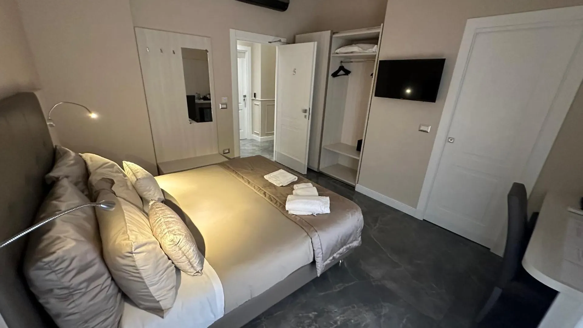 Hotel Deda & Fove Napoli