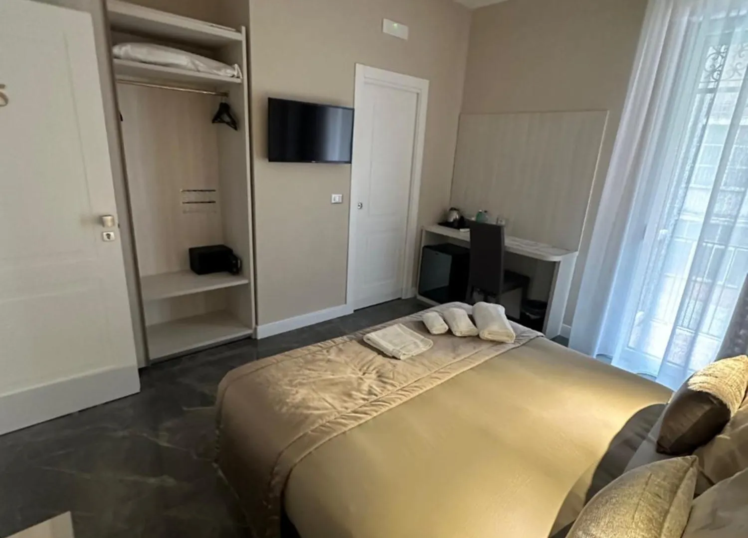 Hotel Deda & Fove Napoli Affittacamere