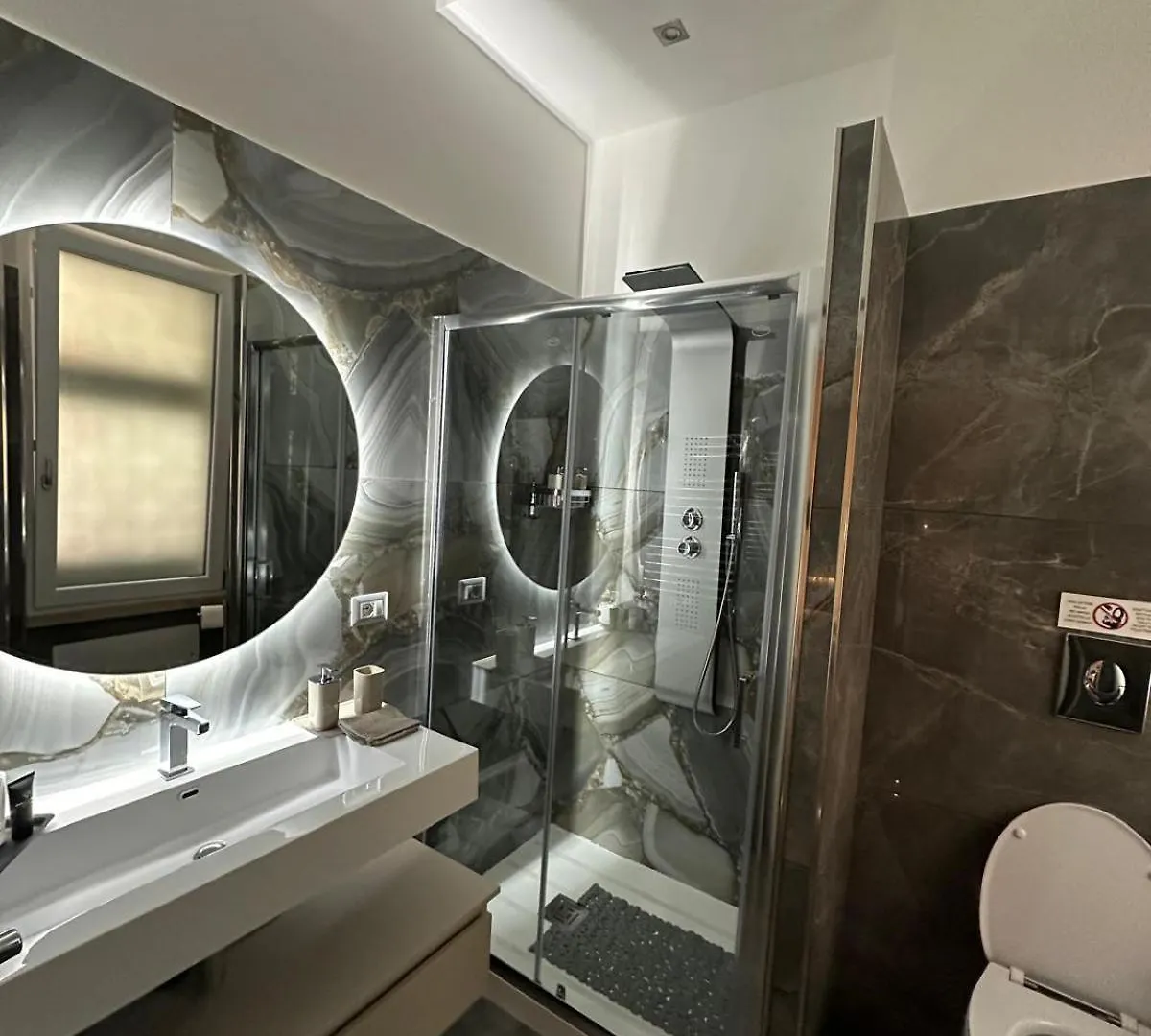 Hotel Deda & Fove Napoli 0*,  Italia