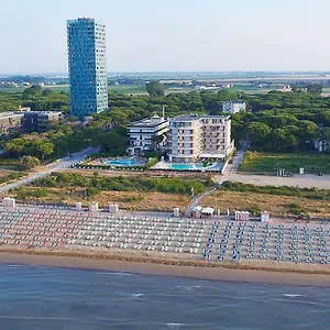 jesolopalace-hotel-aparthotel.hotelslidodijesolo.com/